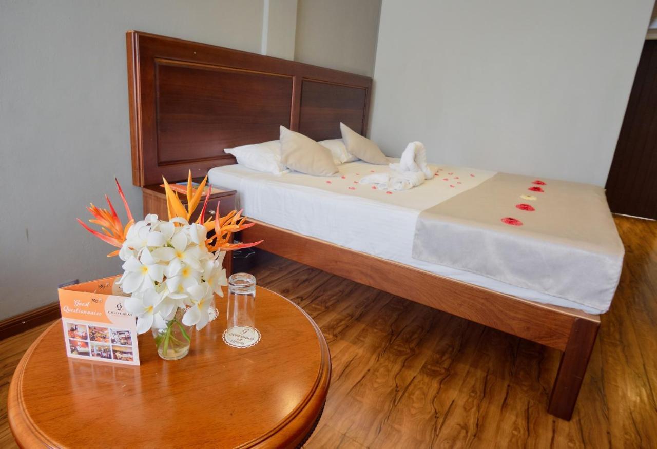 קואטרה בורנס Gold Crest Hotel מראה חיצוני תמונה