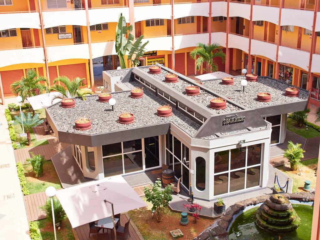 קואטרה בורנס Gold Crest Hotel מראה חיצוני תמונה