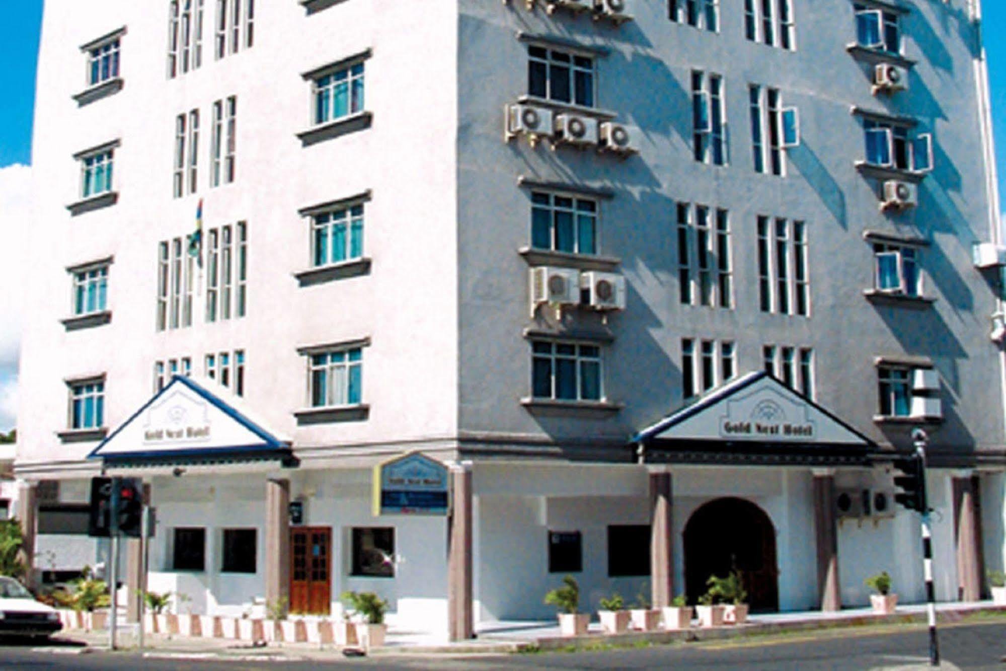 קואטרה בורנס Gold Crest Hotel מראה חיצוני תמונה